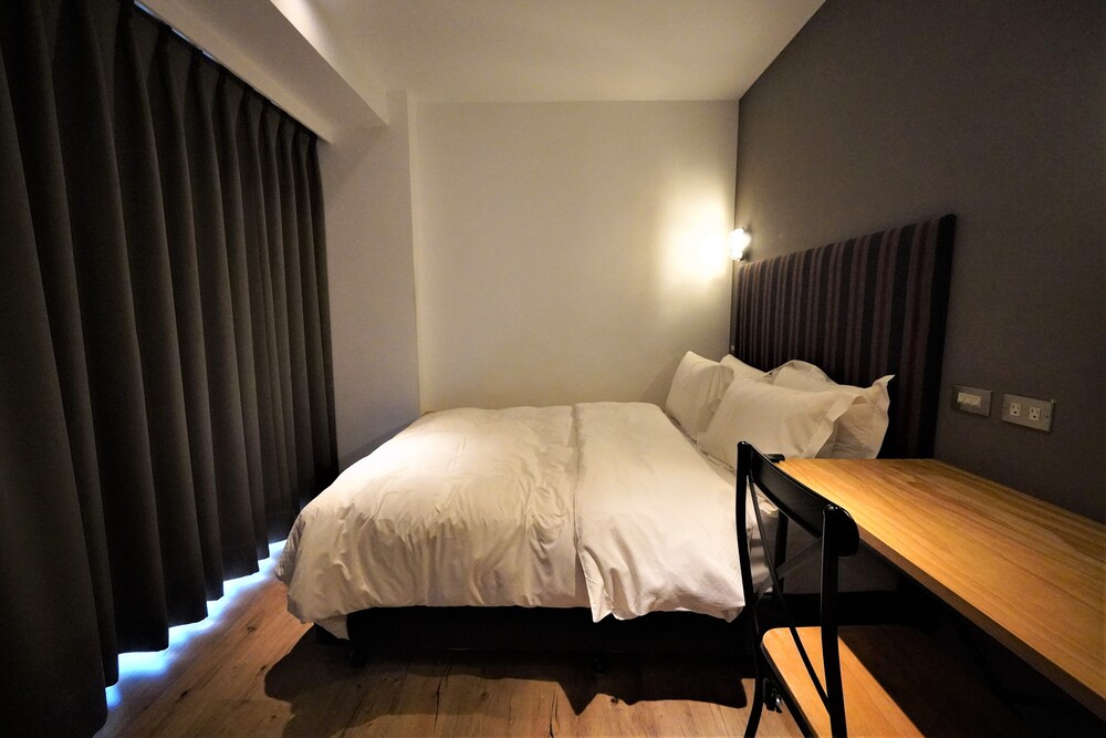 佳適旅舍站前館